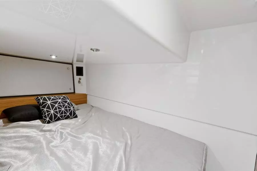 2022 Boston Whaler 405 Conquest