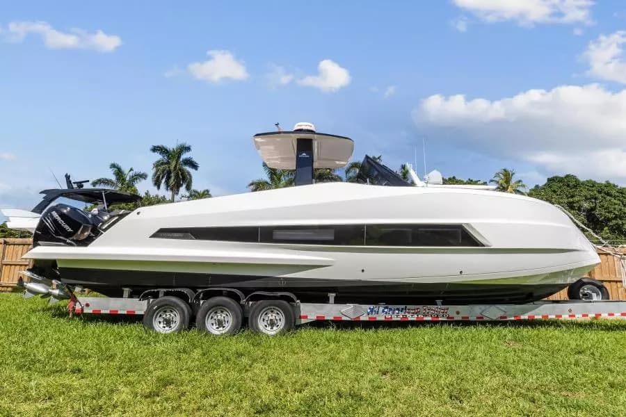 2023 Astondoa 377 Coupe Outboard