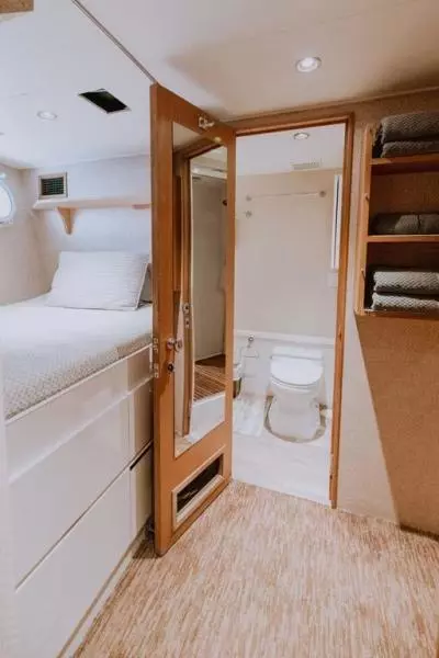 1995 Broward Raised Pilothouse