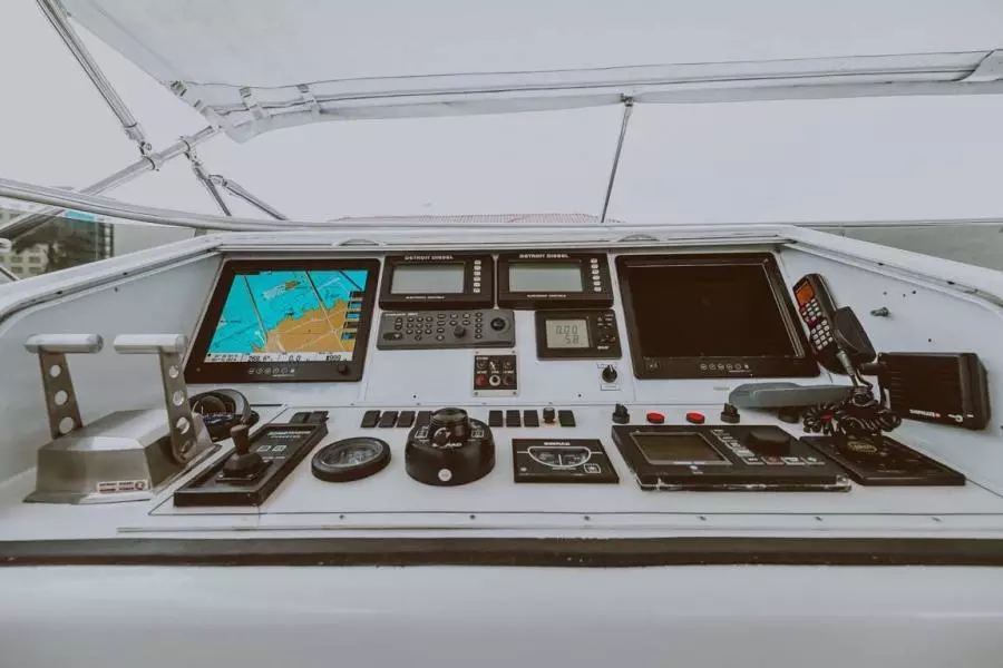 1995 Broward Raised Pilothouse