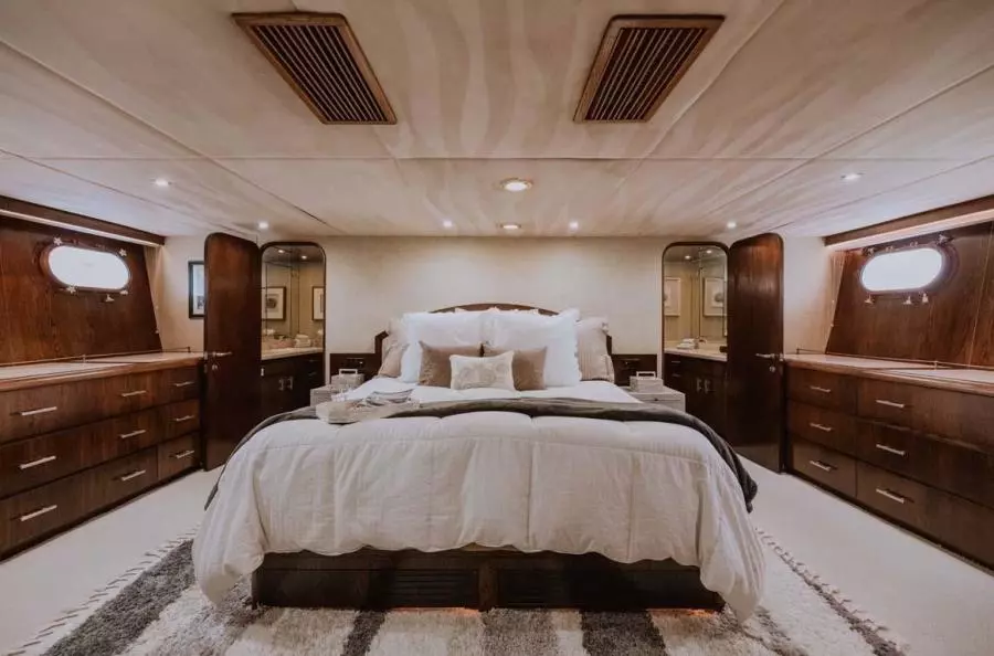 1995 Broward Raised Pilothouse