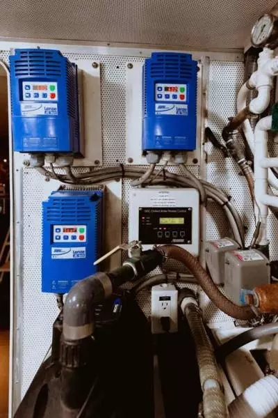 1995 Broward Raised Pilothouse