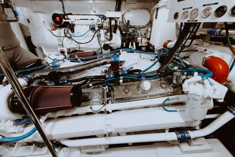 1995 Broward Raised Pilothouse