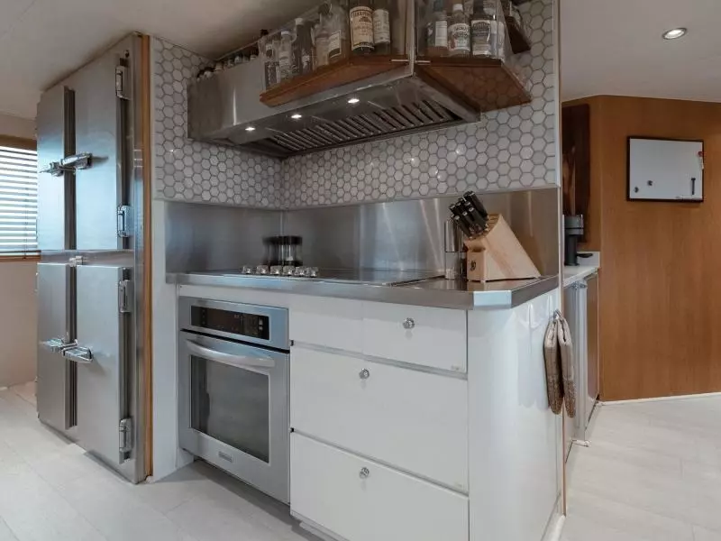 1995 Broward Raised Pilothouse