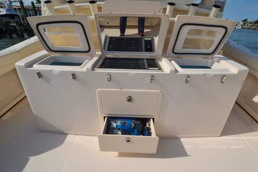 2021 Grady-White 376 Canyon