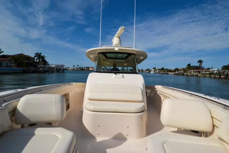 2021 Grady-White 376 Canyon