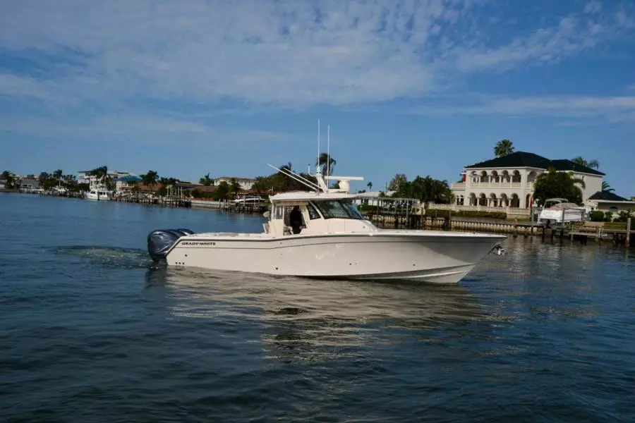 2021 Grady-White 376 Canyon