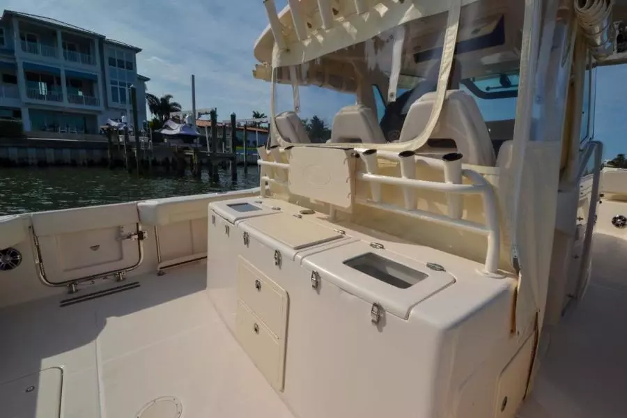 2021 Grady-White 376 Canyon