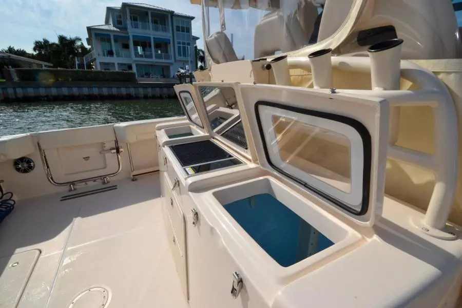 2021 Grady-White 376 Canyon