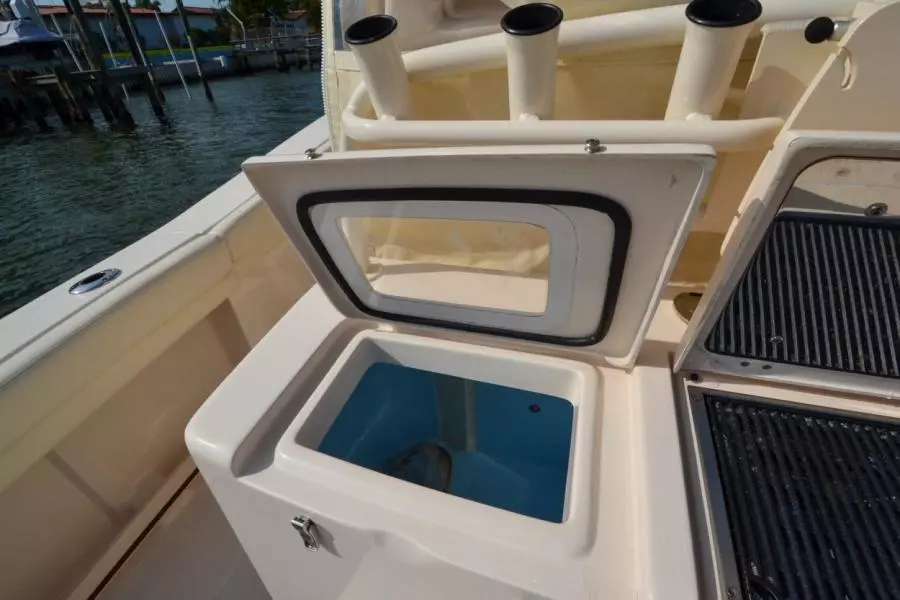 2021 Grady-White 376 Canyon