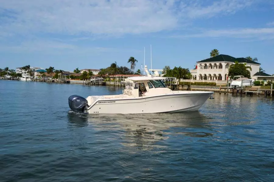 2021 Grady-White 376 Canyon