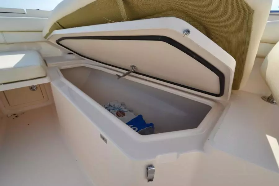 2021 Grady-White 376 Canyon