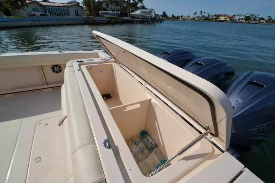 2021 Grady-White 376 Canyon