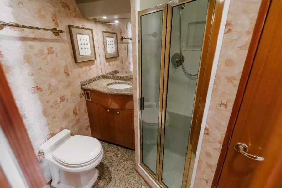 2003 Viking 56 Convertible - SECTACULAR BID