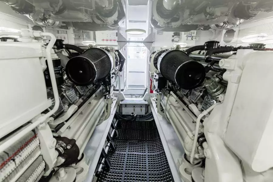 2003 Viking 56 Convertible - SECTACULAR BID