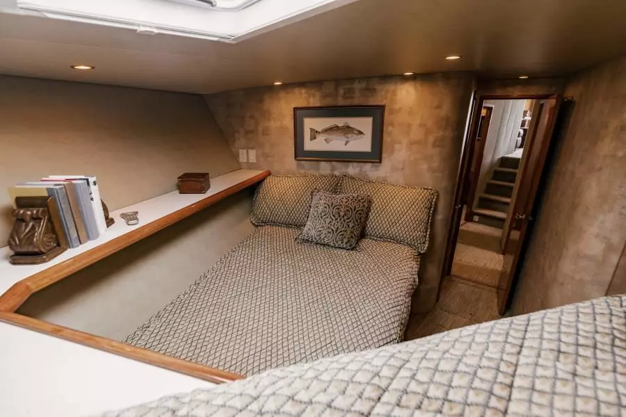 2003 Viking 56 Convertible - SECTACULAR BID