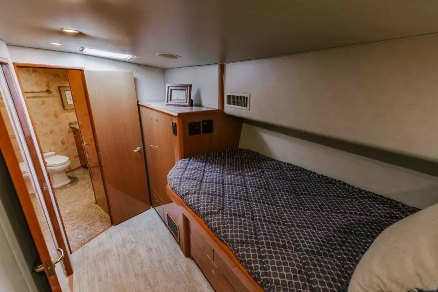 2003 Viking 56 Convertible - SECTACULAR BID