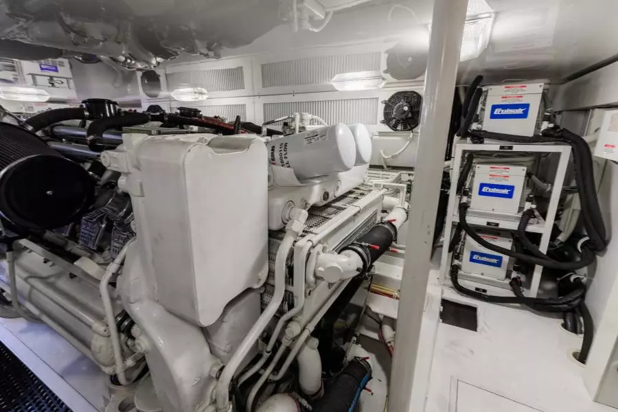 2003 Viking 56 Convertible - SECTACULAR BID