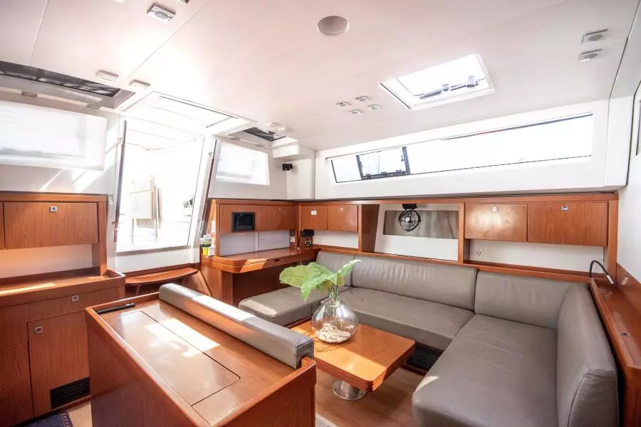 BeneteauSense2015 24_Salon