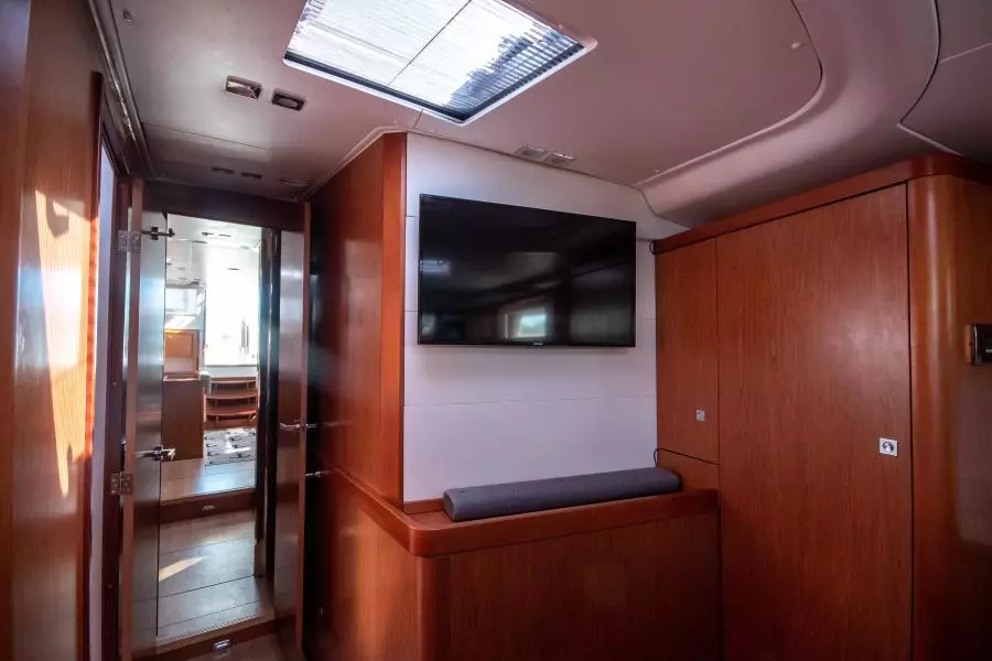 BeneteauSense2015 18_Owners Cabin