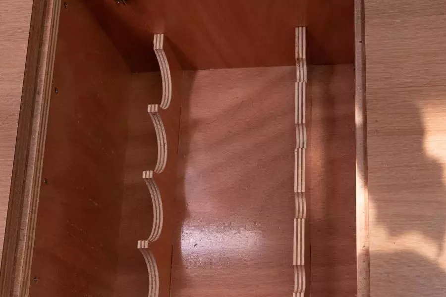 BeneteauSense2015 25_Wine Holder