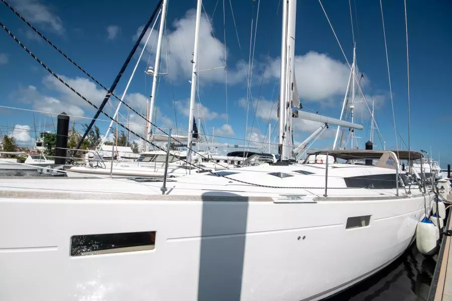 BeneteauSense2015 43_Port Hull