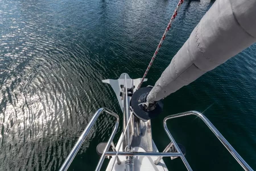 BeneteauSense2015 39_Anchor And Furler