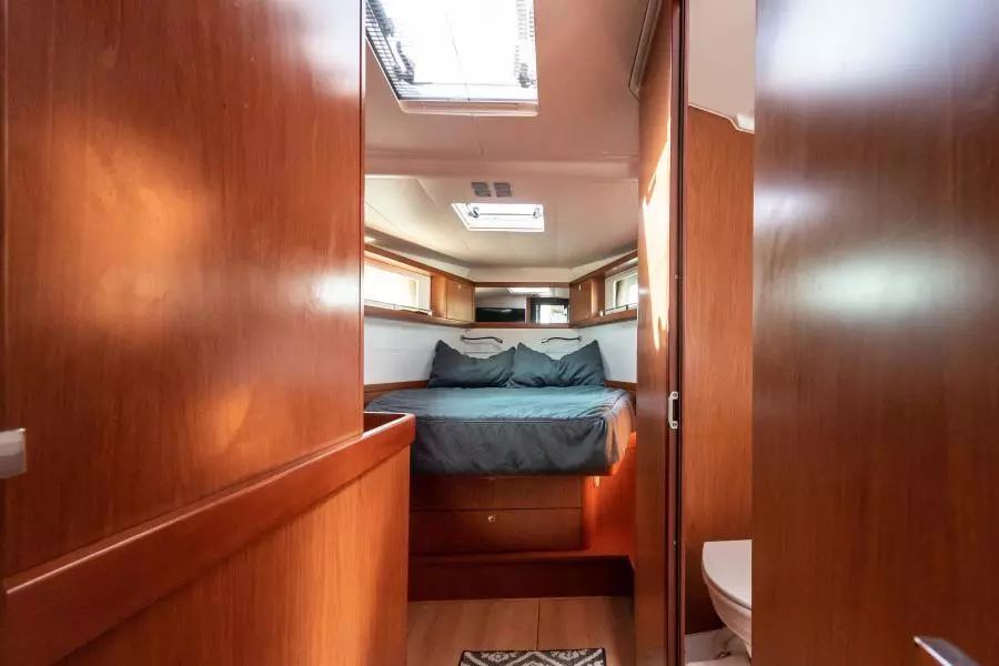 BeneteauSense2015 21_Owners Cabin