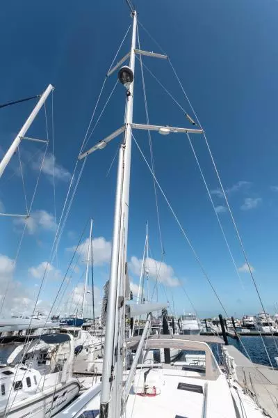 BeneteauSense2015 40_Mast