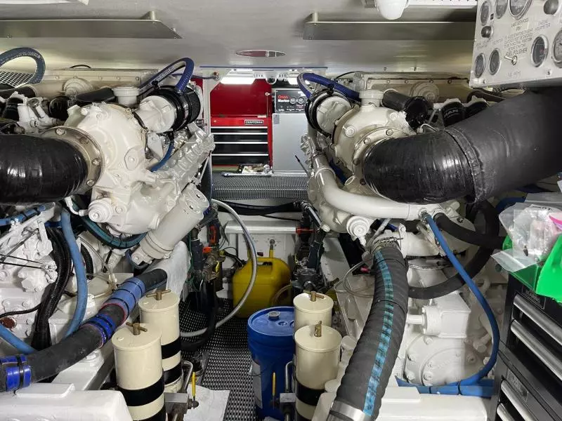 1998 Viking 54 Sport Yacht