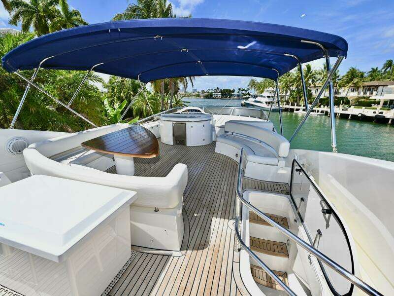 2005 Sunseeker Yacht
