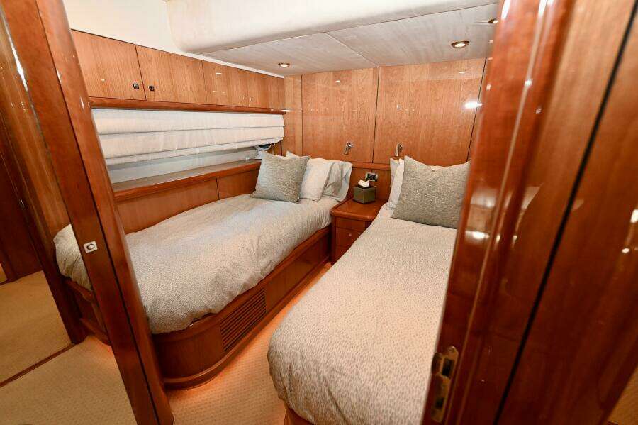 2005 Sunseeker Yacht