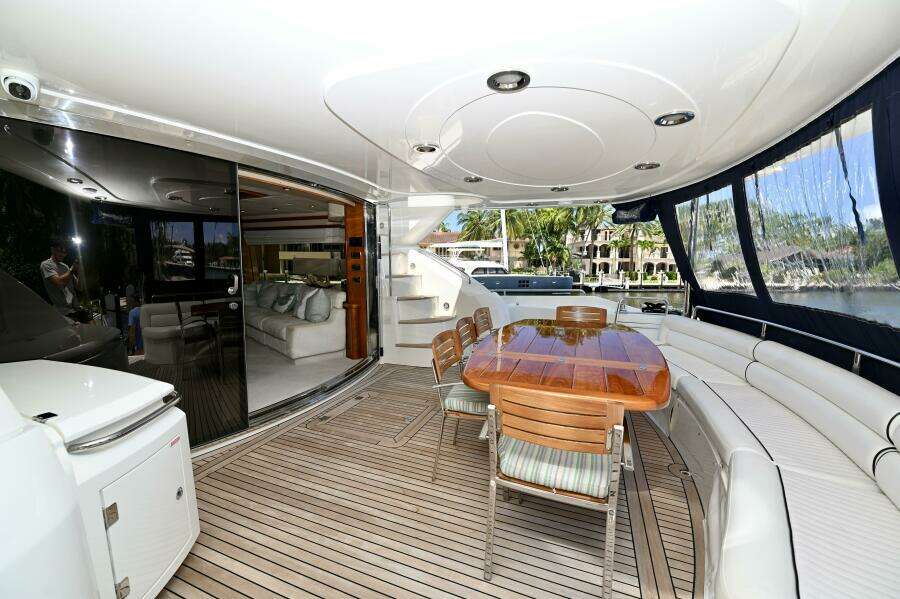 2005 Sunseeker Yacht