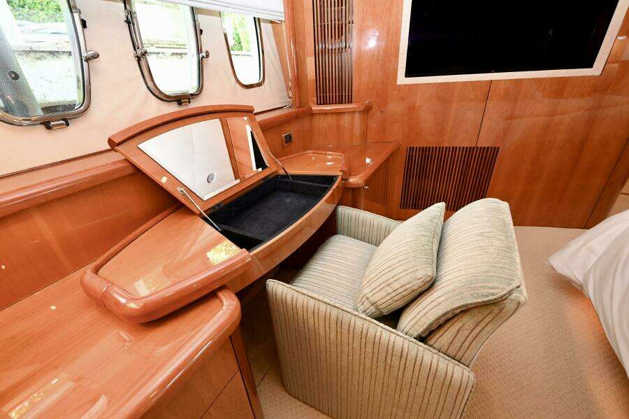 2005 Sunseeker Yacht