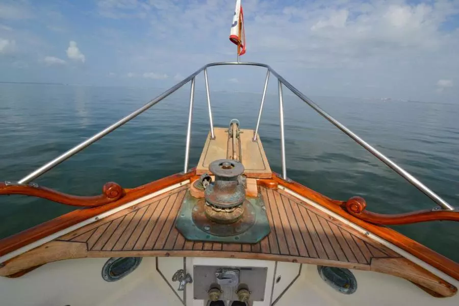 1985 Grand Banks 42 Classic