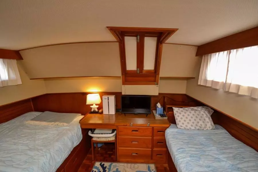 1985 Grand Banks 42 Classic