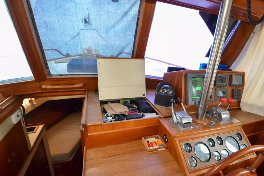 1985 Grand Banks 42 Classic