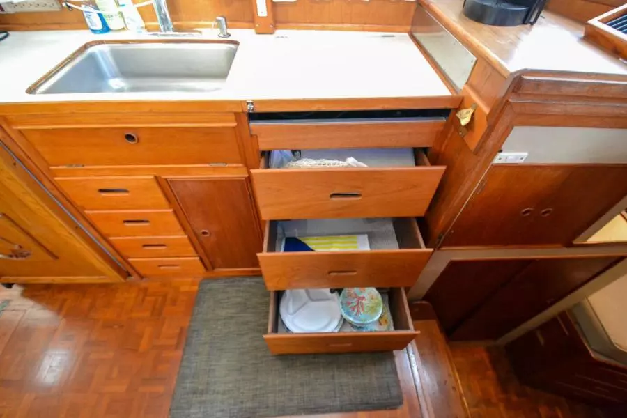 1985 Grand Banks 42 Classic