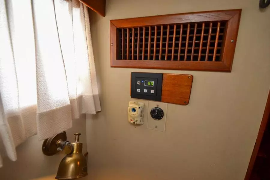 1985 Grand Banks 42 Classic