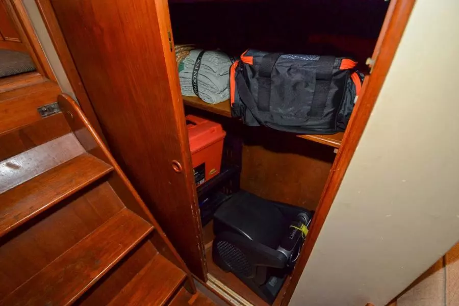 1985 Grand Banks 42 Classic