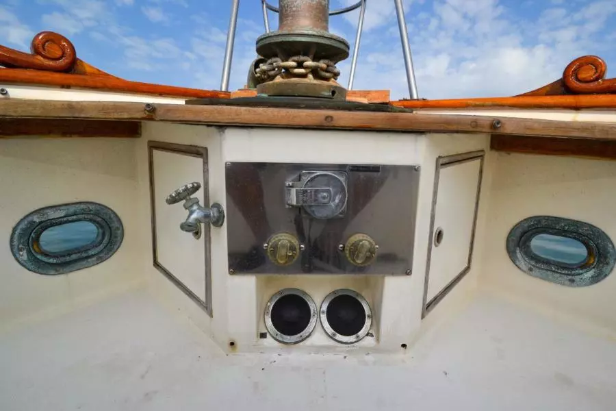 1985 Grand Banks 42 Classic