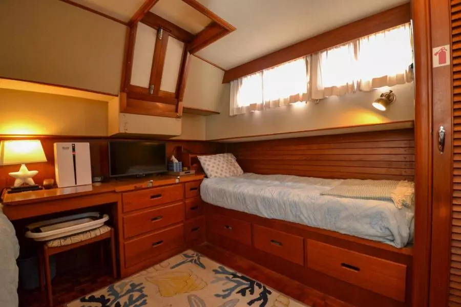 1985 Grand Banks 42 Classic