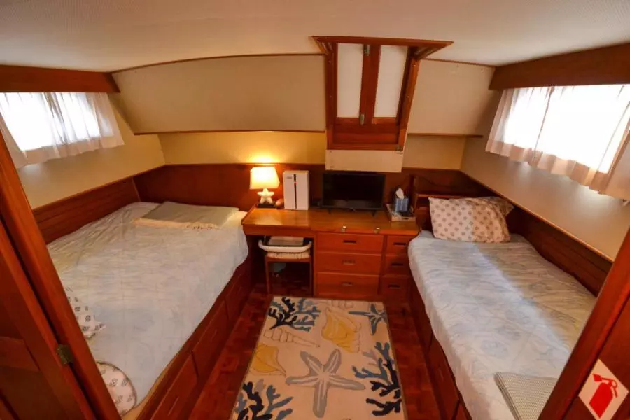 1985 Grand Banks 42 Classic