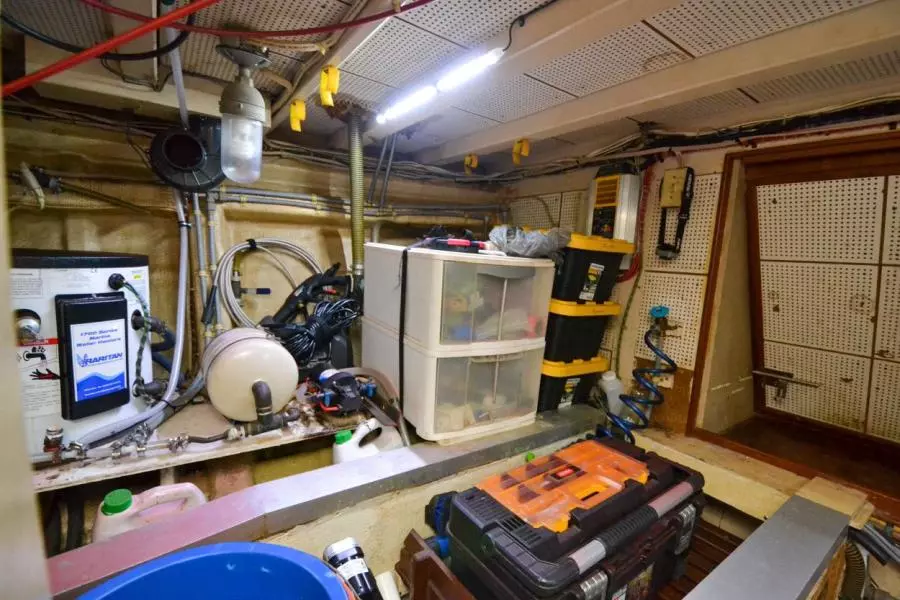 1985 Grand Banks 42 Classic