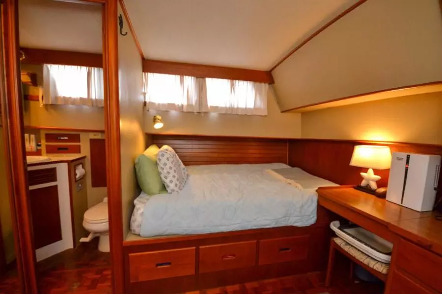 1985 Grand Banks 42 Classic