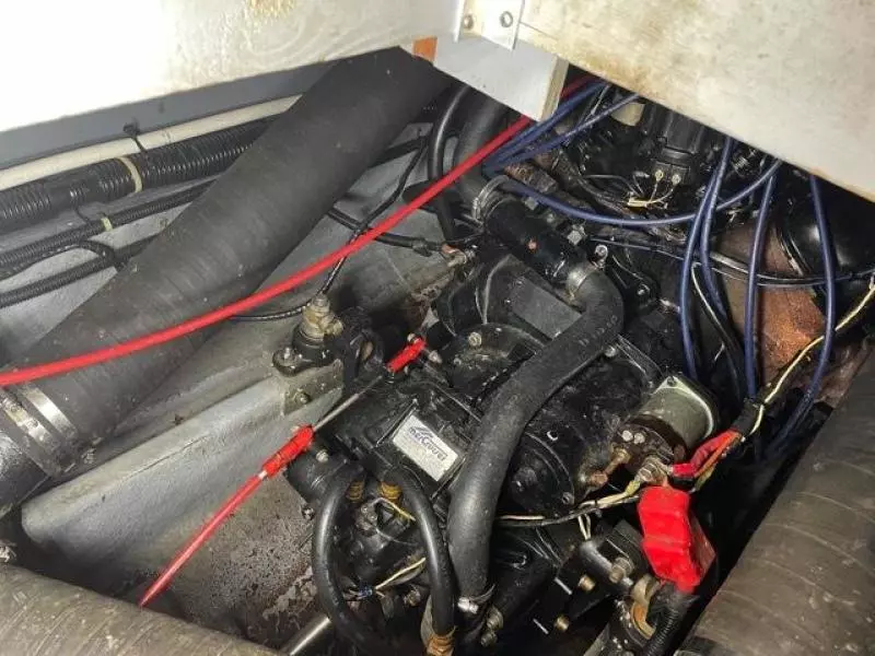 1989 Sea Ray 300 Sedan Bridge