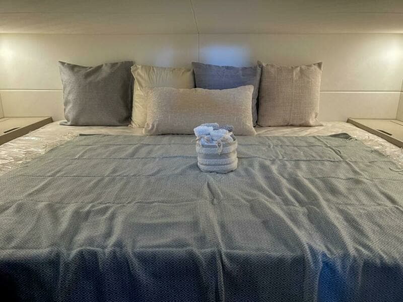 2023 Fairline F//Line 33 Outboard