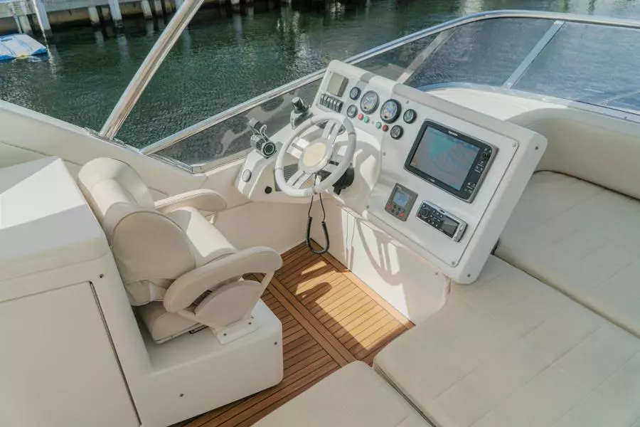 2013 Azimut FLY54