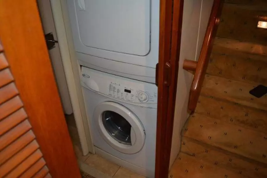 1989 Viking Motor Yacht