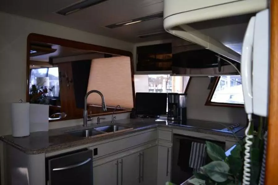 1989 Viking Motor Yacht